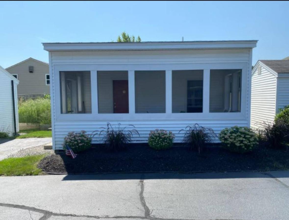 Carriage House Motel Cottages & Suites Wells Exterior photo